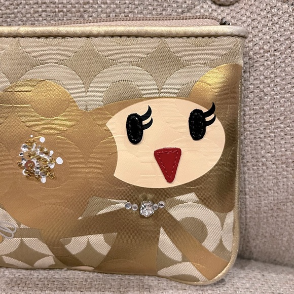 Coach Poppy-Chan GOLDY Collectible Y2K Wristlet - Picture 14 of 14